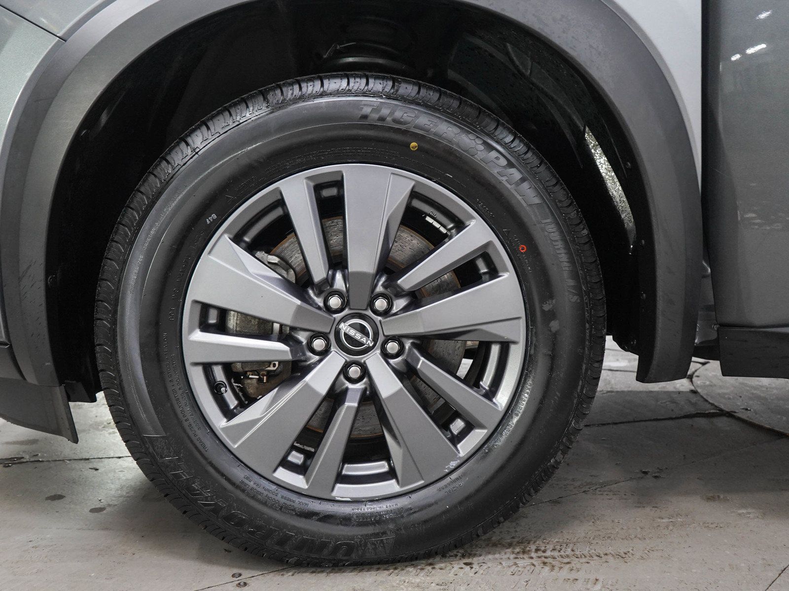 Used 2022 Nissan Pathfinder SV w/ SV Premium Package AWD/4WD image 30