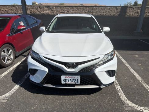 Certified 2019 Toyota Camry XSE FWD image 3
