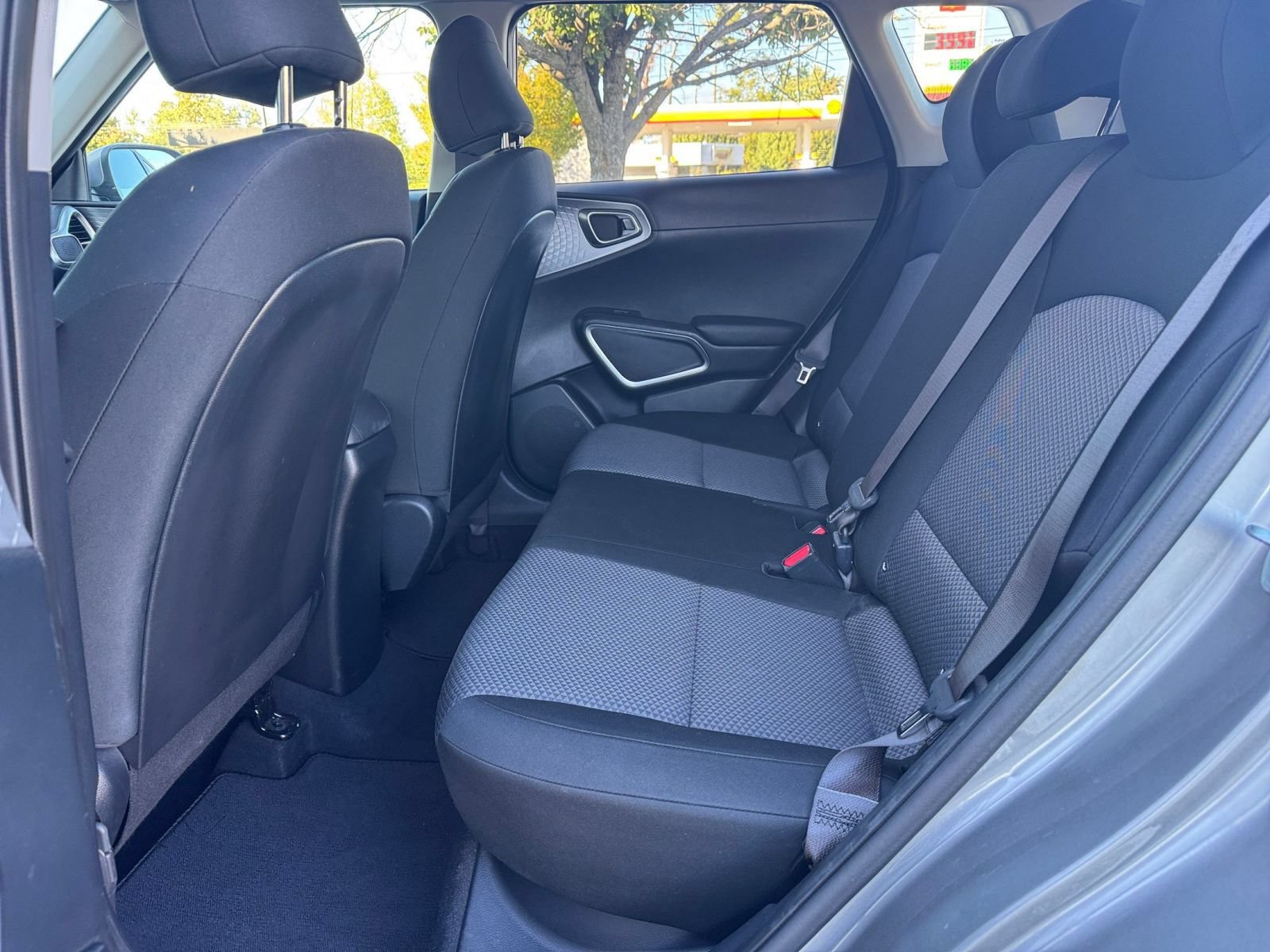 Used 2025 Kia Soul LX w/ LX Technology Package FWD image 22