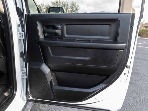 Used 2020 RAM 2500 Tradesman w/ Chrome Appearance Group AWD/4WD image 14