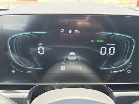 New 2026 Kia Niro EX FWD image 11