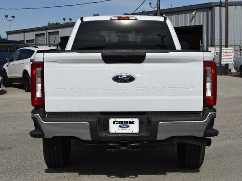 Certified 2024 Ford F350 XLT w/ FX4 Off-Road Package image 9