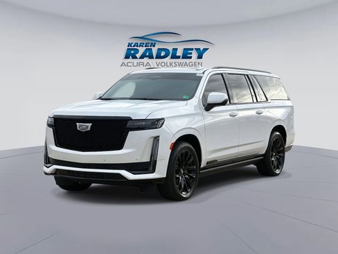Used 2023 Cadillac Escalade ESV Sport w/ LPO, ONYX Package image 5