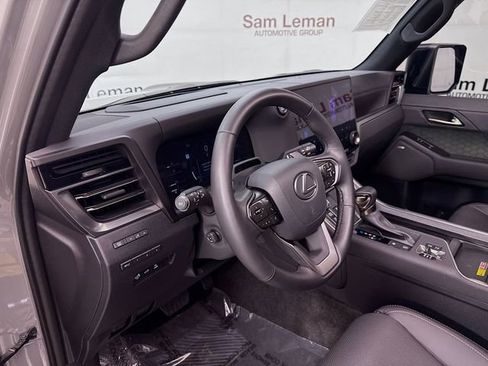 Used 2024 Lexus GX 550 image 9