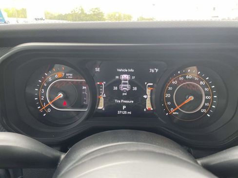 Used 2024 Jeep Wrangler Unlimited Rubicon w/ Safety Group image 30