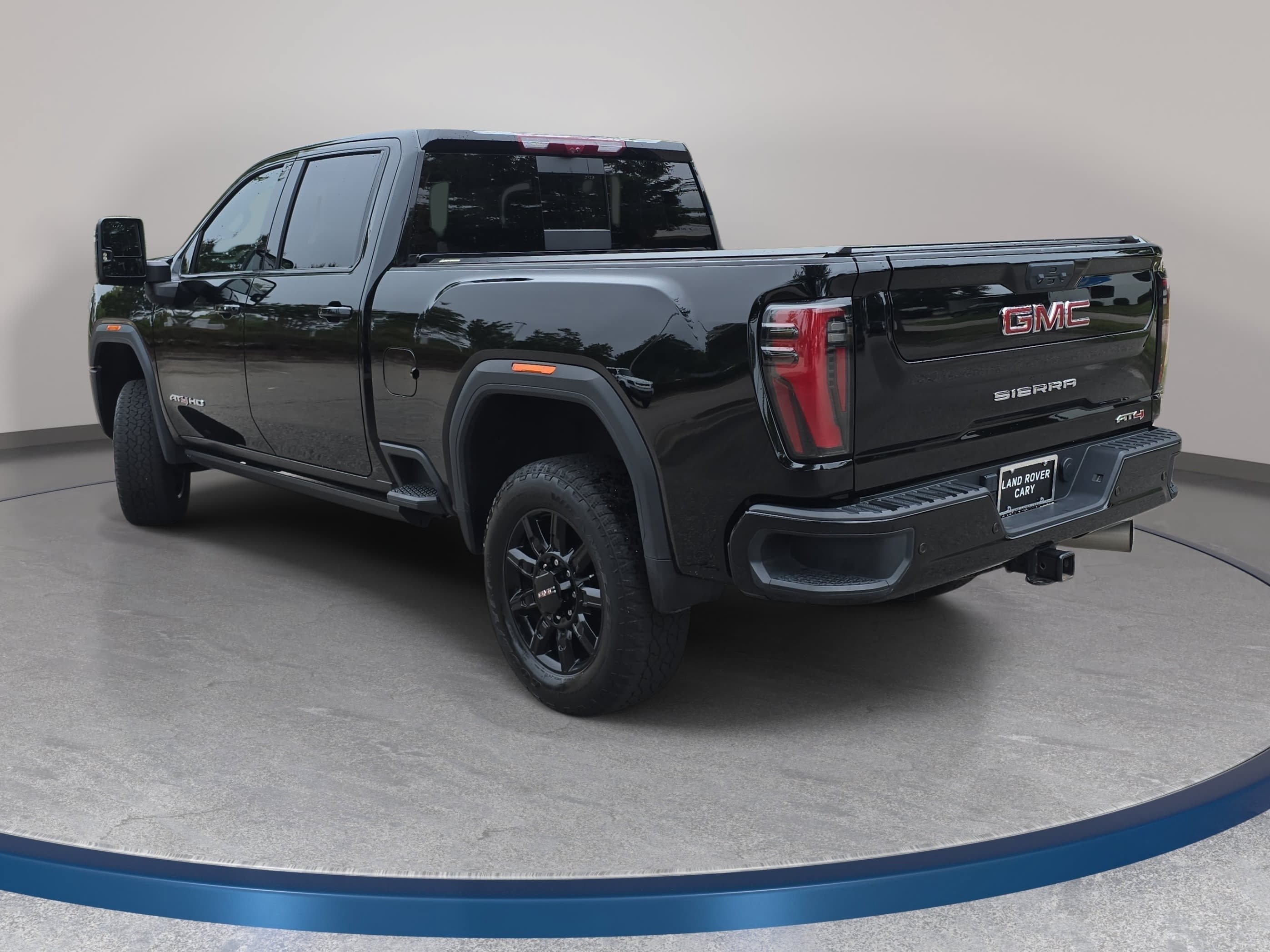 Used 2025 GMC Sierra 2500 AT4 w/ AT4 Premium Plus Package AWD/4WD image 7