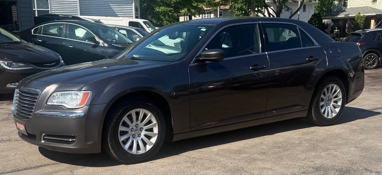 Used 2014 Chrysler 300 RWD image 15