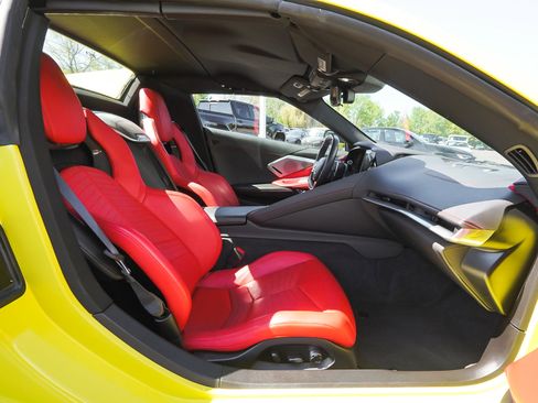Used 2023 Chevrolet Corvette Stingray Preferred Conv w/ Z51 Performance Package RWD image 36