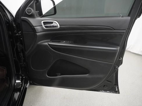 Certified 2020 Jeep Grand Cherokee Altitude AWD/4WD image 44