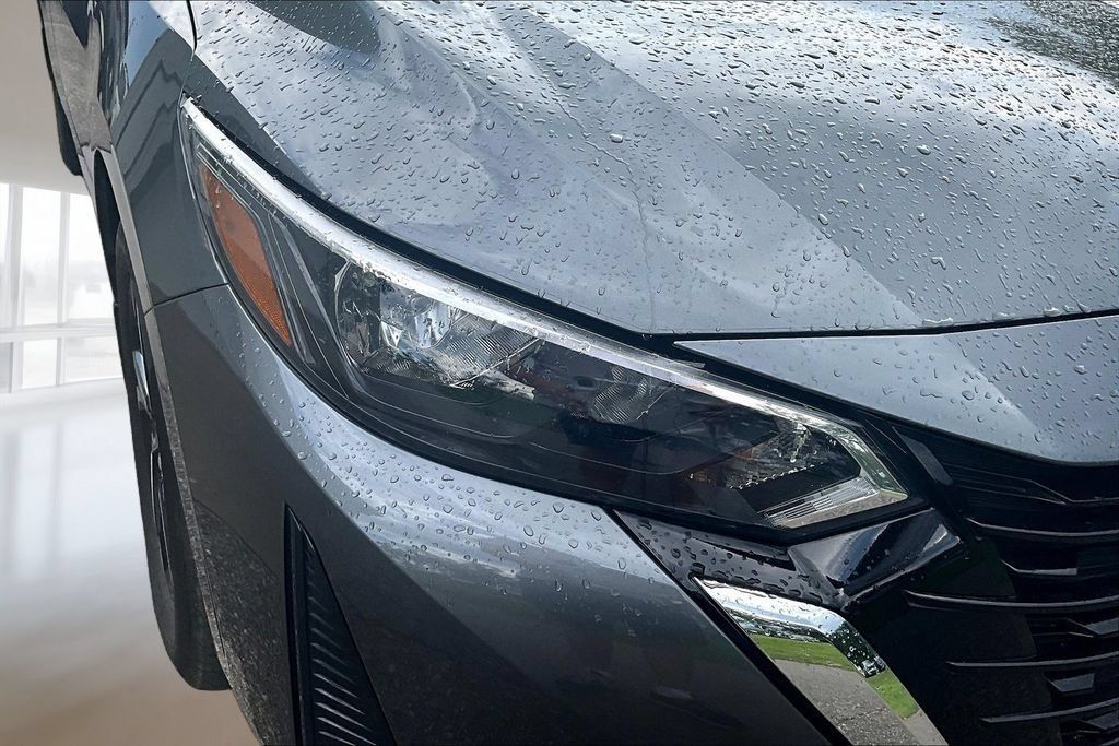 Used 2025 Nissan Sentra SV FWD image 27