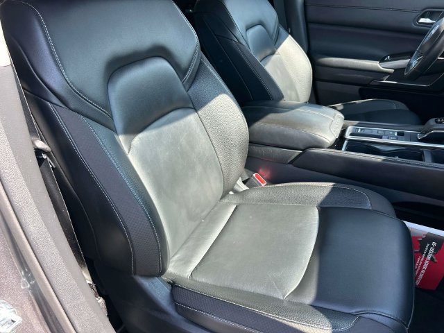 Certified 2025 Nissan Pathfinder SL FWD image 26