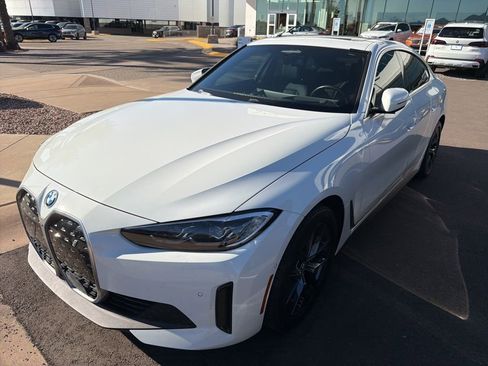 Certified 2022 BMW i4 eDrive40 image 3