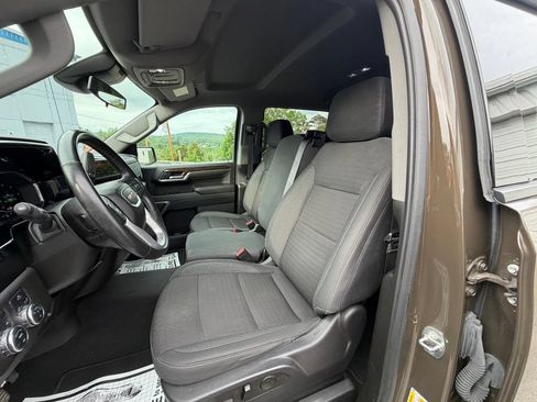 Used 2024 GMC Sierra 1500 Elevation AWD/4WD image 9