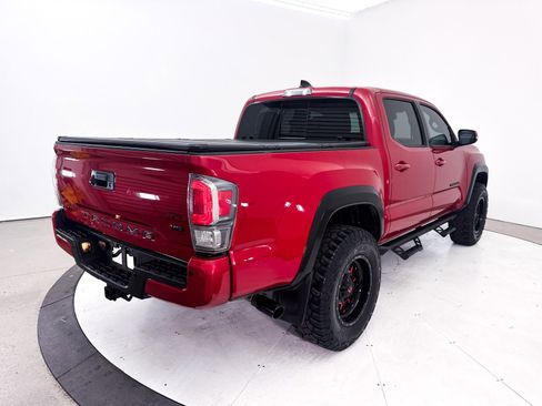 Used 2020 Toyota Tacoma TRD Off-Road w/ TRD Premium Off Road Package AWD/4WD image 18