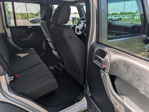 Used 2018 Jeep Wrangler Unlimited Sport S AWD/4WD image 16