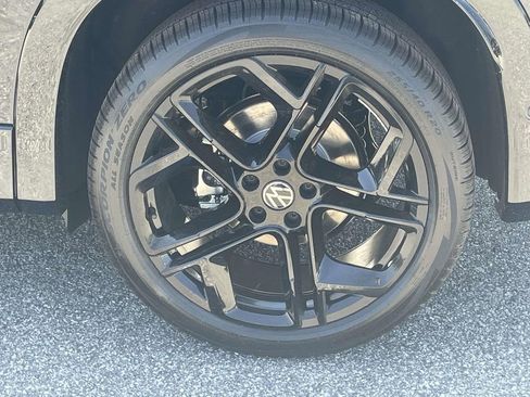 New 2026 Volkswagen Tiguan SE R-Line FWD image 7