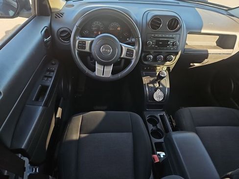 Used 2014 Jeep Patriot Latitude w/ Sun/Sound Group image 9