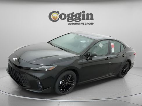 New 2026 Toyota Camry SE image 1