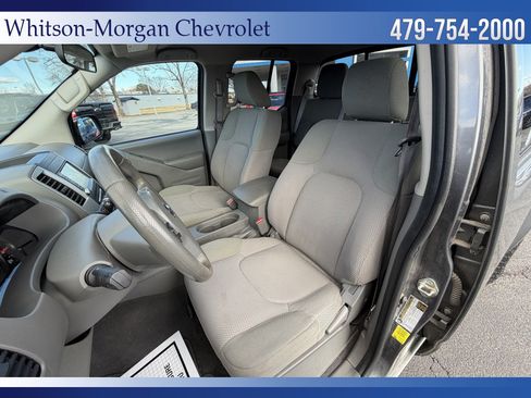 Used 2019 Nissan Frontier SV image 9