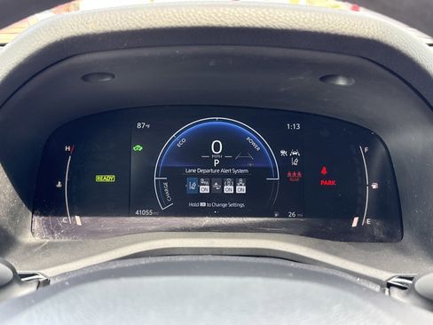 Used 2025 Toyota Camry LE w/ Convenience Package image 19