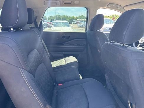 Used 2023 Nissan Pathfinder S FWD image 14