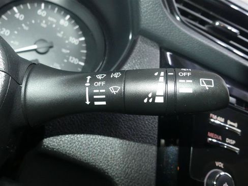 Used 2017 Nissan Rogue S AWD/4WD image 33