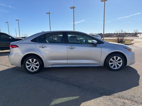 Used 2024 Toyota Corolla LE image 4