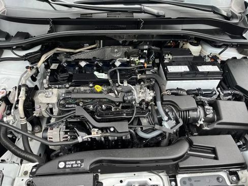Used 2025 Toyota Corolla Cross L FWD image 15