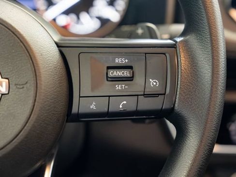 Used 2023 Nissan Rogue S AWD/4WD image 15