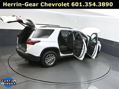 Used 2023 Chevrolet Traverse LT image 53