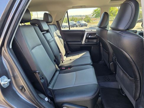 Used 2018 Toyota 4Runner SR5 Premium AWD/4WD image 13