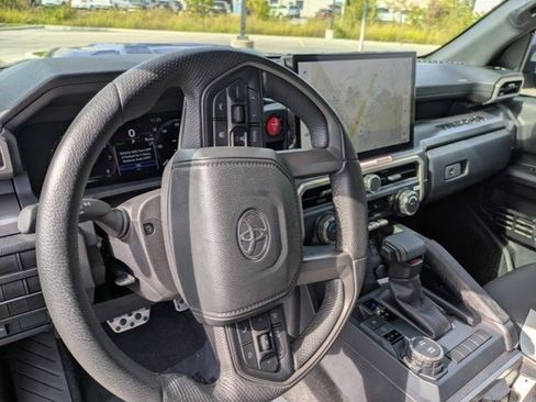 Used 2024 Toyota Tacoma TRD Sport image 18