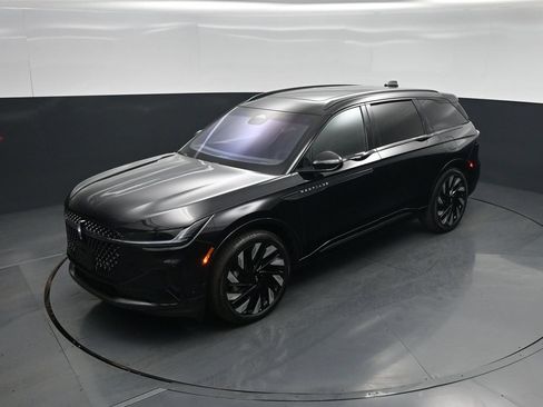 Used 2024 Lincoln Nautilus Reserve w/ Equipment Group 202A AWD/4WD image 31