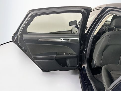 Used 2020 Ford Fusion SE FWD image 25
