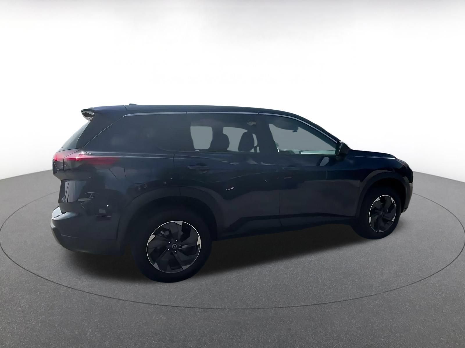 Used 2025 Nissan Rogue SV FWD image 13