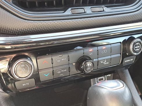 Used 2023 Jeep Compass Altitude image 24