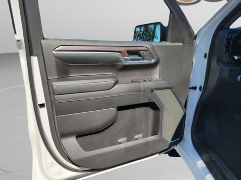 Used 2024 GMC Sierra 1500 SLT image 6