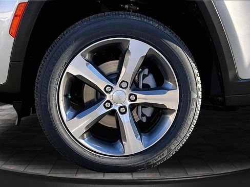 New 2026 Jeep Grand Cherokee Limited image 12