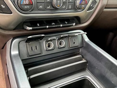 Used 2018 Chevrolet Silverado 1500 LT w/ All Star Edition AWD/4WD image 29