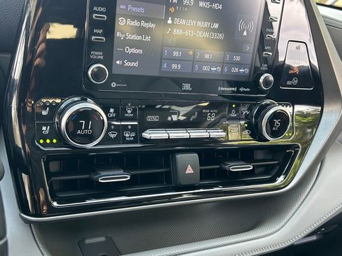 Used 2021 Toyota Highlander Limited image 57