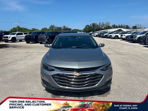 Used 2025 Chevrolet Malibu LT FWD image 3