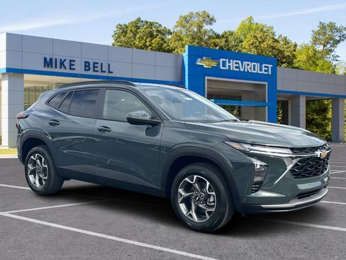 New 2026 Chevrolet Trax LT w/ LT Convenience Package FWD image 1