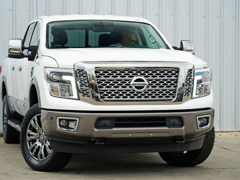 Used 2016 Nissan Titan Platinum Reserve image 2