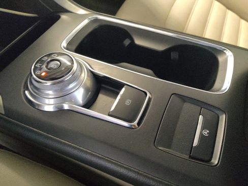 Used 2019 Ford Fusion SEL image 26