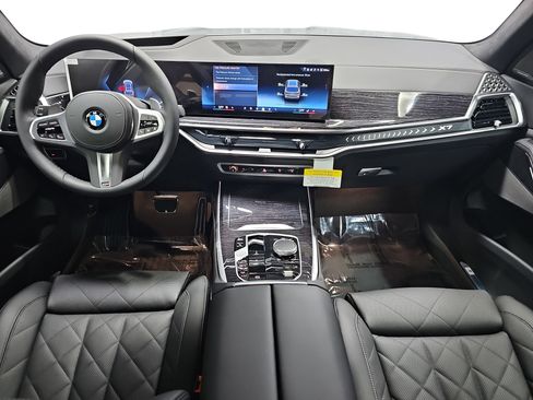 New 2026 BMW X7 xDrive40i w/ M Sport Package image 9