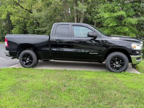 Used 2022 RAM 1500 Big Horn AWD/4WD image 2