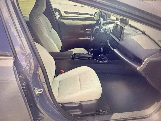 Used 2024 Toyota Prius XLE AWD/4WD image 13