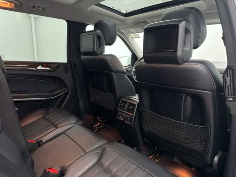 Used 2014 Mercedes-Benz GL 450 4MATIC image 26
