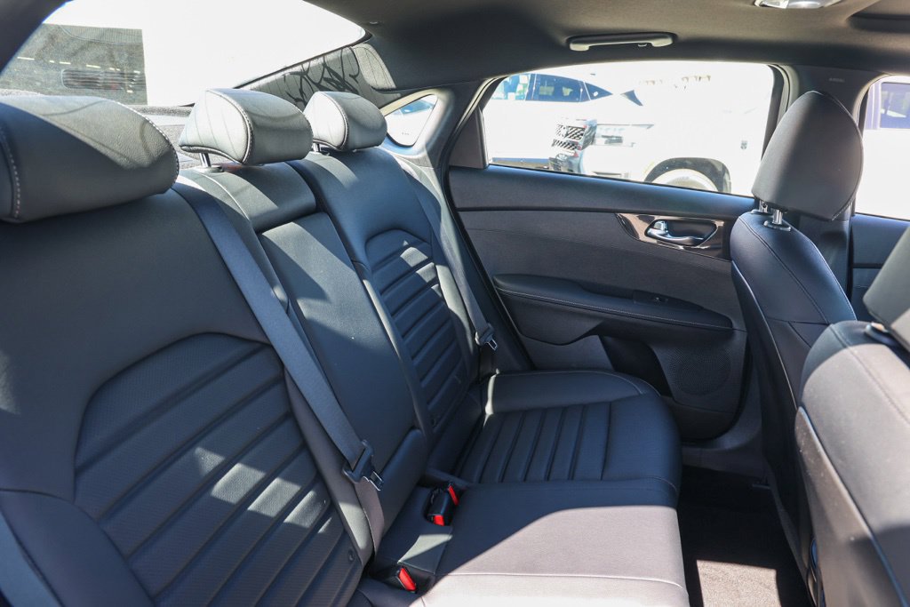 Used 2023 Kia Forte GT-Line w/ GT-Line Premium Package FWD image 19