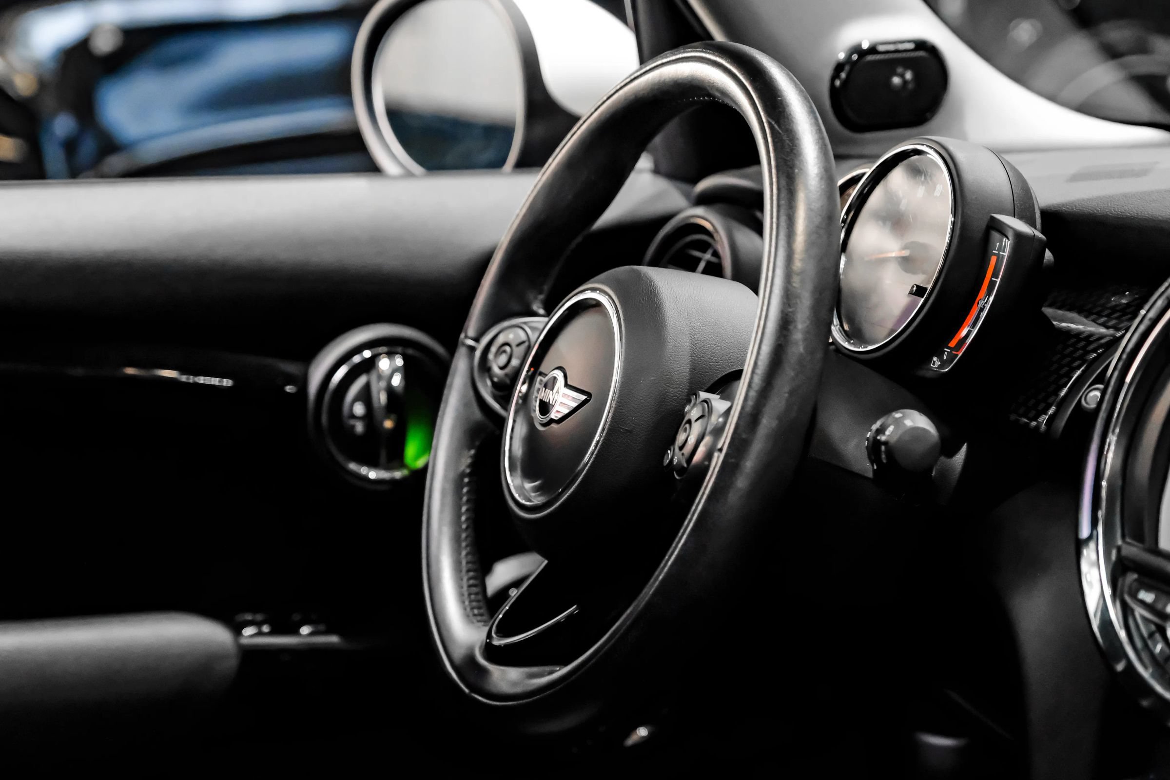 Used 2018 MINI Cooper S w/ Premium Package FWD image 21